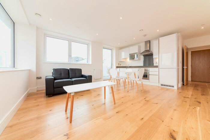 1 Bedroom Apartment To Rent In Sovereign Tower, Emily Street, Canning Town, London, E16