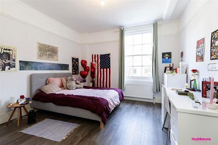 3 Bedroom Flat To Rent In Chalton Street, London, NW1