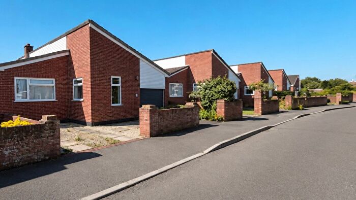 3 Bedroom Bungalow For Sale In Rose Tree Paddock, Berrow, Burnham-On-Sea, TA8