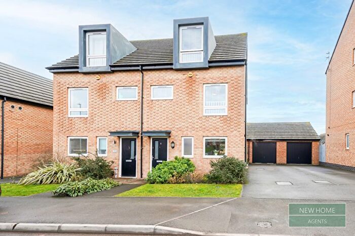 3 Bedroom Semi-Detached House For Sale In Waldrom Road, Gedling, Nottingham, NG4