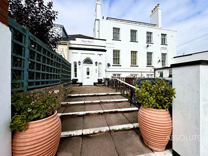 2 Bedroom Flat To Rent In Quay Road, Customs Court Quay Road, TQ14