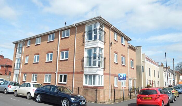 2 Bedroom Flat To Rent In Alexander Court - Bedminster, BS3