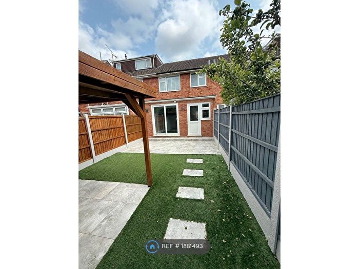 3 Bedroom Terraced House To Rent In Hartbury Close, Cheltenham, GL51