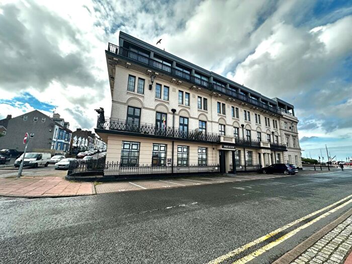 2 Bedroom Penthouse To Rent In Tower Promenade, Wallasey, CH45