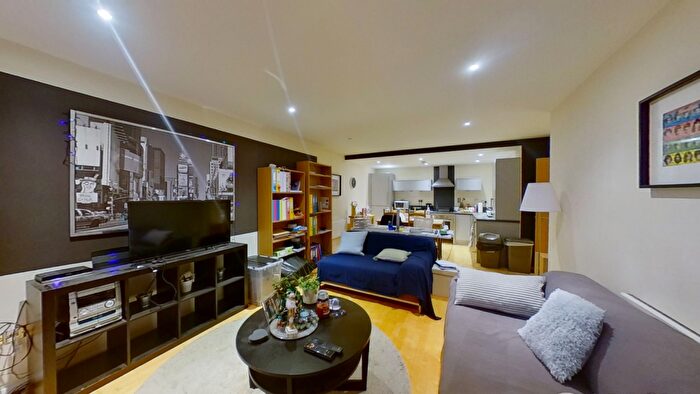 2 Bedroom Flat To Rent In Apartment, Fletcher Gate, NG1