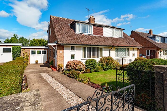 3 Bedroom Semi-Detached House For Sale In Bramley Garth, York, YO31