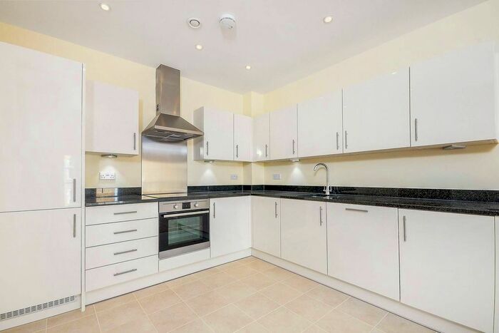 1 Bedroom Flat To Rent In Blagrove Road, Teddington, TW11