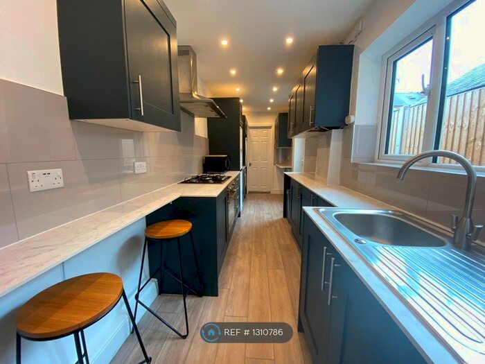 4 Bedroom Terraced House To Rent In Carmelite Road, Coventry, CV1