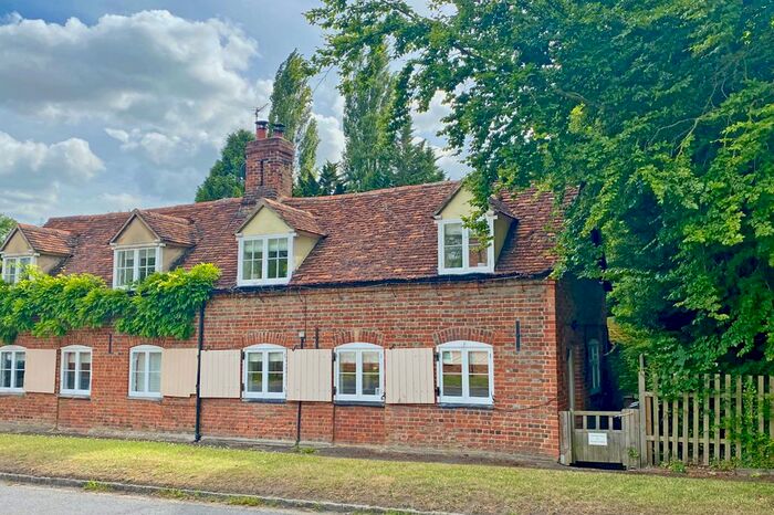 4 Bedroom Semi-Detached House For Sale In Nuneham Courtenay, Oxford, OX44