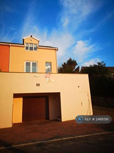 4 Bedroom End Of Terrace House To Rent In Arfyn, Colwyn Bay, LL28