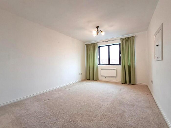 2 Bedroom Apartment To Rent In Barrington Court, Bristol, BS4