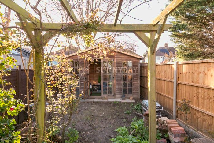 2 Bedroom Maisonette To Rent In Vale Crescent, London, SW15