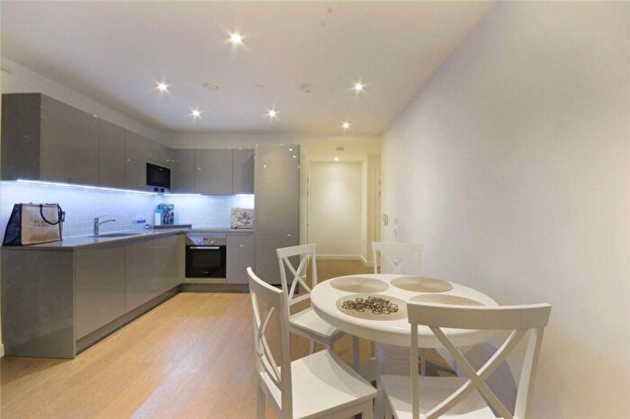 1 Bedroom Flat To Rent In Wansey Street, Elephant And Castle, London, SE17