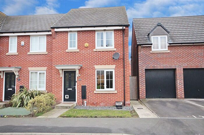 3 Bedroom Semi-Detached House To Rent In Holme Lane, Selby, YO8