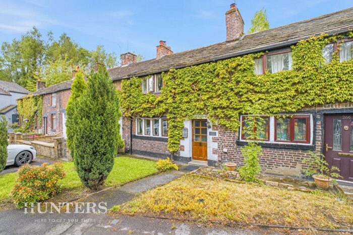 3 Bedroom Cottage For Sale In Roundthorn Road, Oldham, OL4