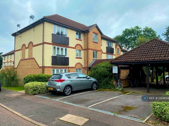 2 Bedroom Flat To Rent In Friends Avenue, Cheshunt, Waltham Cross, EN8