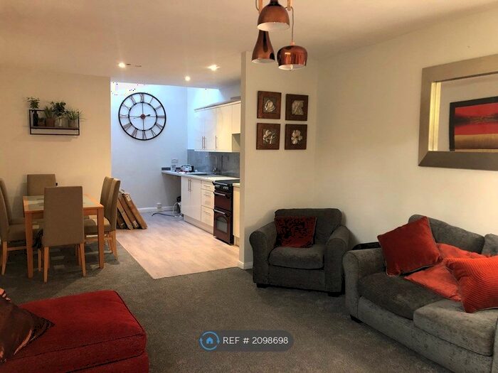 1 Bedroom Flat To Rent In Baptist Street, Calstock, PL18