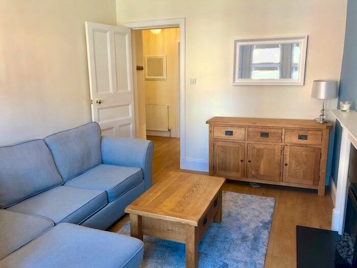 1 Bedroom Flat To Rent In Apsley Street, Thornwood, Glasgow, G11