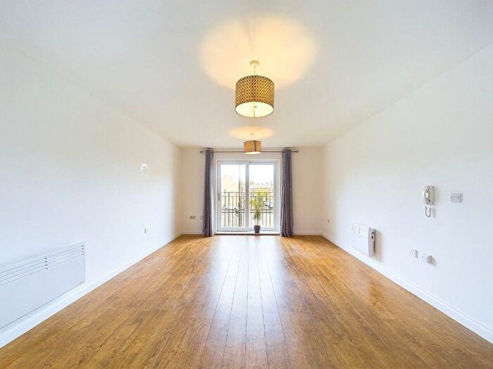 2 Bedroom Flat To Rent In Merchants Court, Bingley, BD16