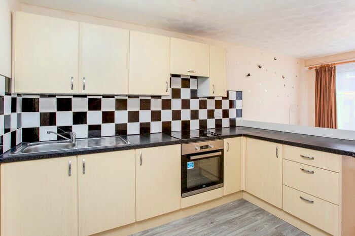 4 Bedroom Terraced House To Rent In Josian Walk, Southampton, SO14