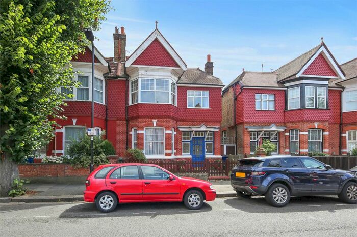 2 Bedroom Flat To Rent In Hillcrest Road, London, W3