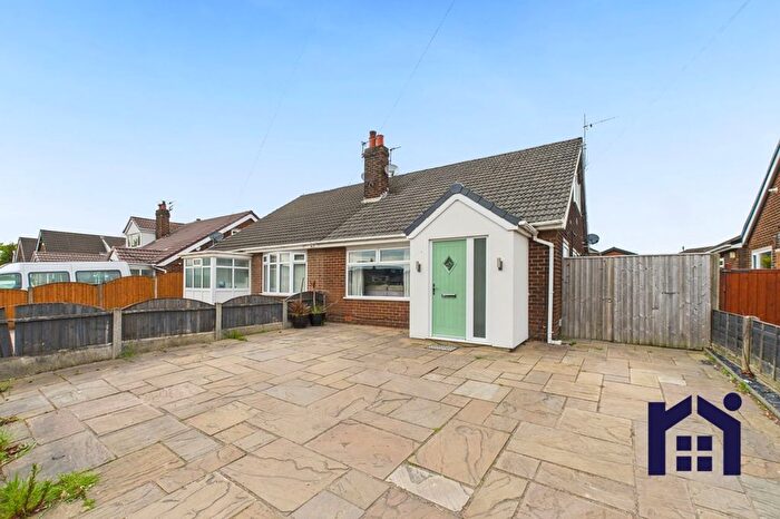 4 Bedroom Semi-Detached House For Sale In Balshaw Lane, Euxton, PR7