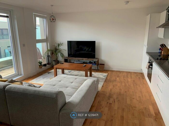 1 Bedroom Flat To Rent In Park Place, Stevenage SG1