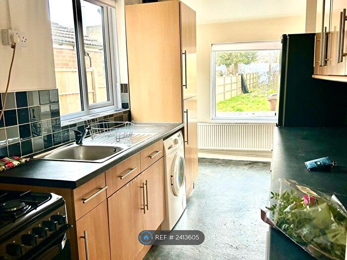 2 Bedroom Terraced House To Rent In Moreton Road South, Luton, LU2