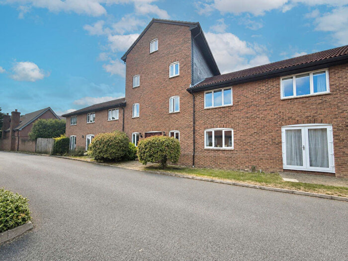 2 Bedroom Duplex For Sale In The Granary Warren Farm, Little Horwood, MK17