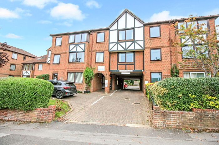 1 Bedroom Flat For Sale In Shaftesbury Avenue, Portswood, SO17