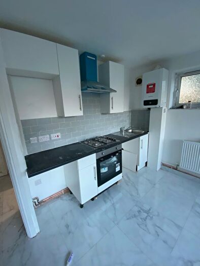 Studio To Rent In Ruthin Close, Luton, LU1