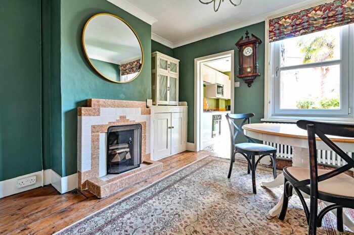 2 Bedroom Semi-Detached House To Rent In Denzil Road, Guildford, GU2