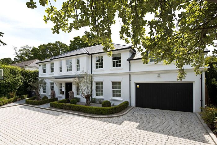 5 Bedroom Detached House To Rent In Fairacres, Cobham, Surrey, KT11