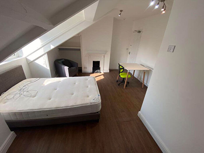 5 Bedroom House To Rent In Hanover Square, Leeds, LS3