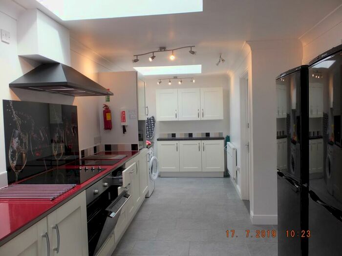 6 Bedroom Semi-Detached House To Rent In Winchcomb Road, Norwich, NR2