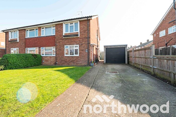 2 Bedroom Maisonette For Sale In Nightingale Drive, West Ewell, Epsom, KT19