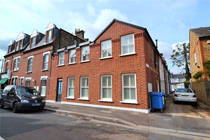 1 Bedroom Flat To Rent In Laurel Avenue, Twickenham, TW1