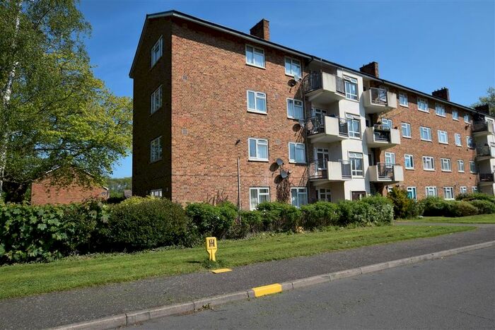 3 Bedroom Flat To Rent In Churchfield, Harlow, CM20