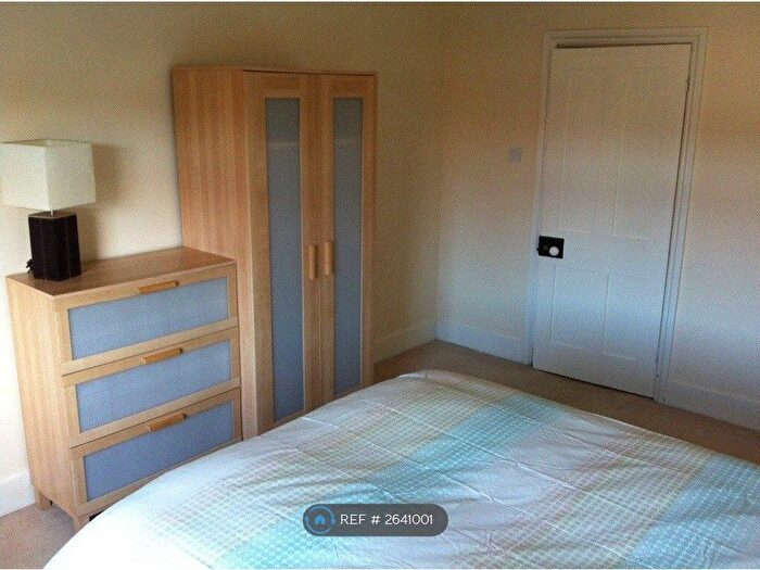 1 Bedroom Flat To Rent In Edinburgh Road, Reading, RG30