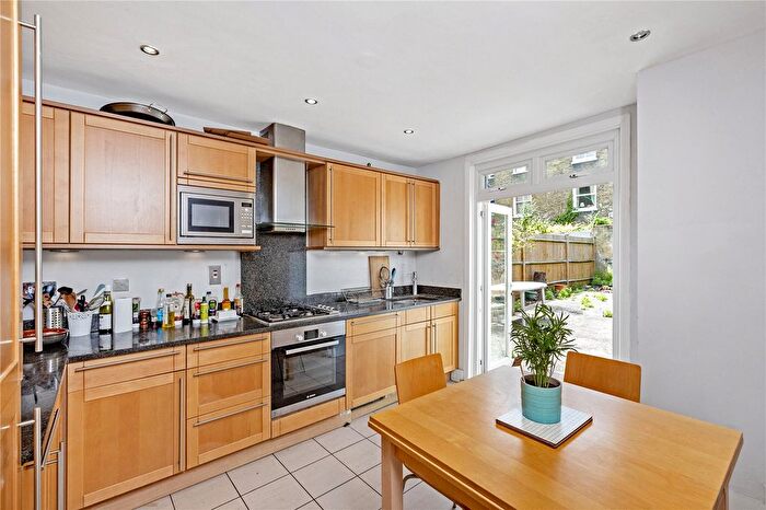 4 Bedroom Terraced House To Rent In Stirling Road, London, SW9