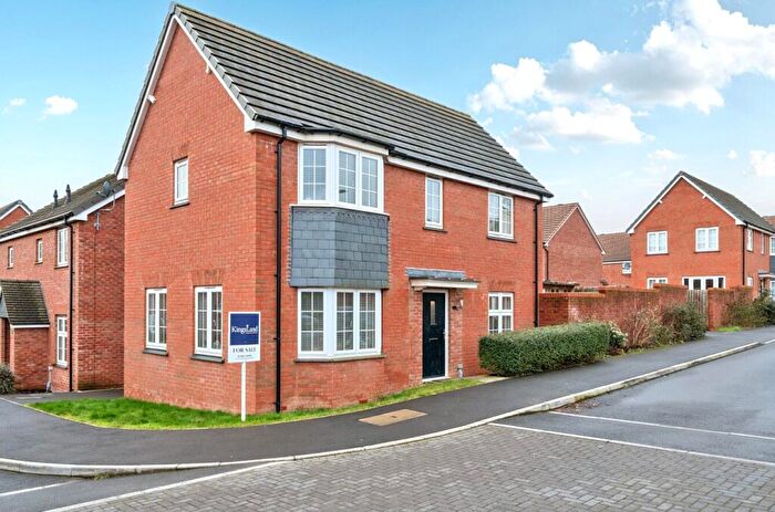 3 Bedroom Detached House For Sale In Lancelot Drive, Wincanton, Somerset, BA9