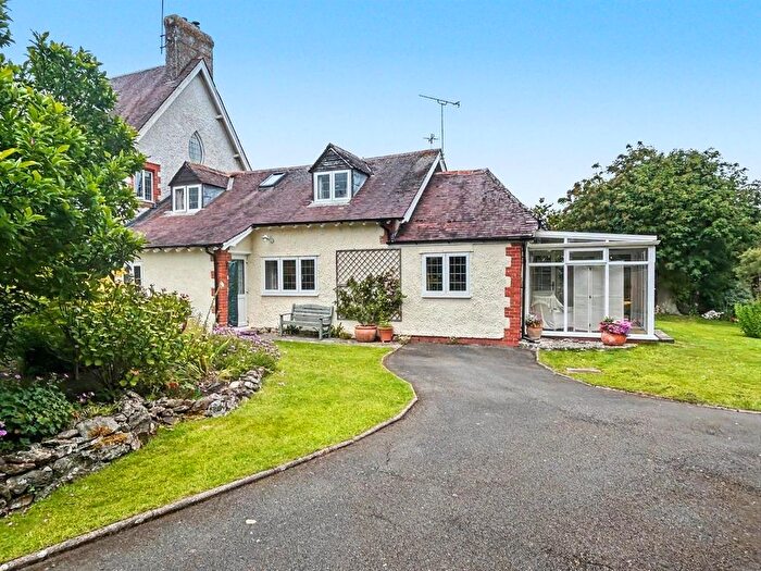 3 Bedroom Semi Detached House For Sale In South Chard, Chard, TA20