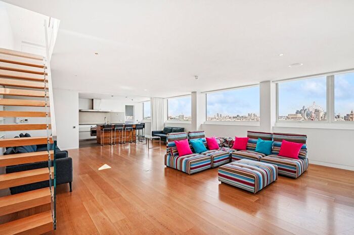 5 Bedroom Flat To Rent In Palace Street, Westminster, SW1E