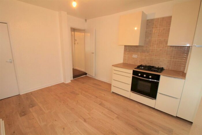 2 Bedroom Property To Rent In Thurgarton Avenue, Sneinton, Nottingham, NG2