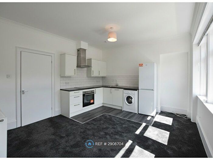 2 Bedroom Flat To Rent In Falside Road, Paisley, PA2