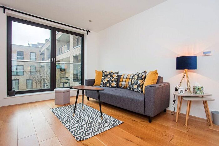 1 Bedroom Flat To Rent In Axio Way, London, E3