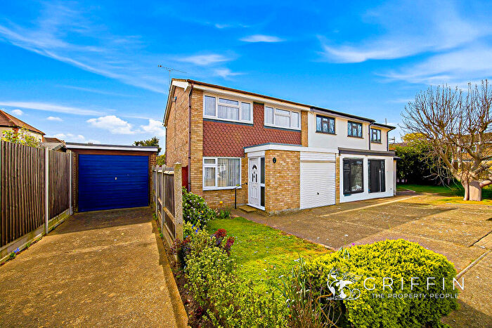 3 Bedroom Semi Detached House For Sale In Northolme Close, Grays, RM16