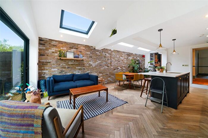 4 Bedroom Terraced House For Sale In Kingswood Road, London, SE20