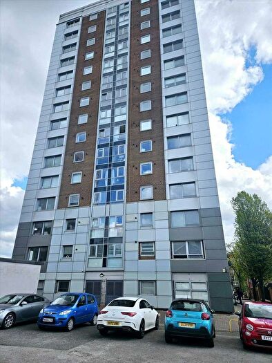 3 Bedroom Flat To Rent In Bispham House, Lace Street, Liverpool, L3