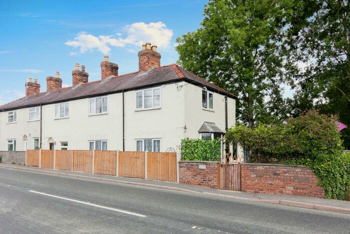 3 Bedroom Semi-Detached House For Sale In Ffordd Corwen, Treuddyn, Mold, Flintshire, CH7